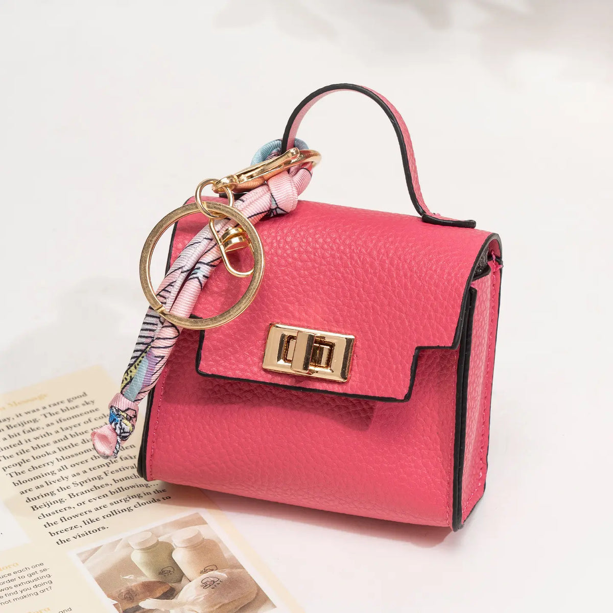 Mini Leather Keychain Pouch – Compact Storage for Airpods & Keys