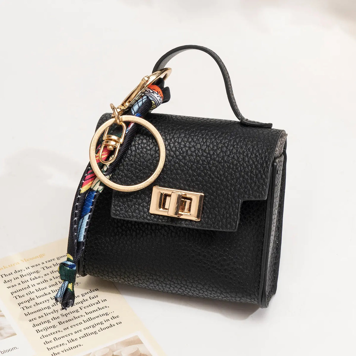 Mini Leather Keychain Pouch – Compact Storage for Airpods & Keys